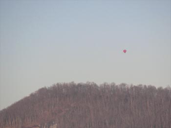 Early morning ballooning