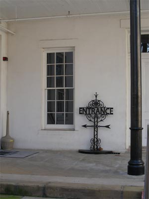 Nifty entrance sign