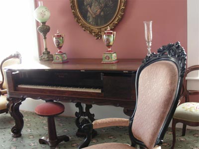 A curious pianoforte